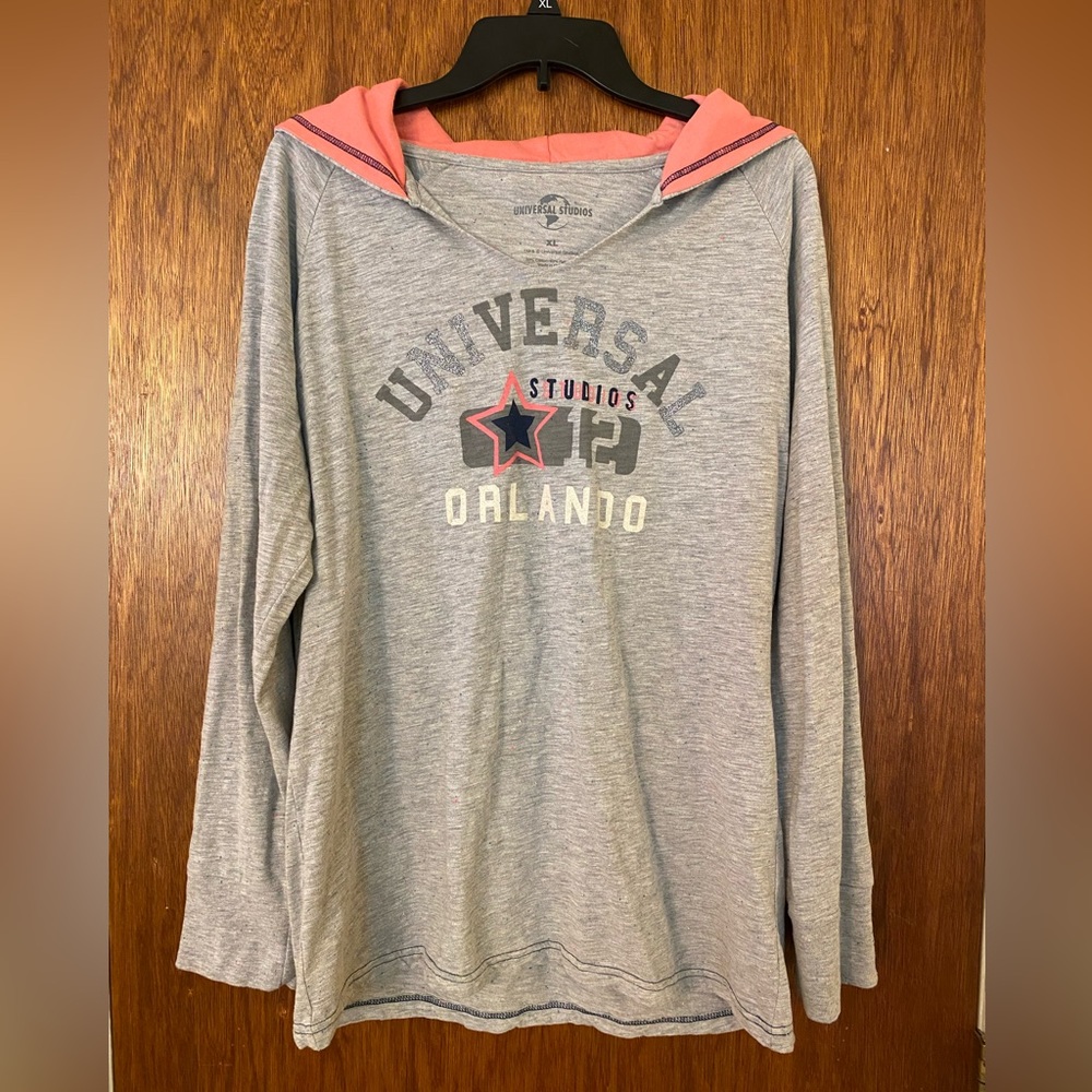 NWOT Universal Studios Orlando Womens Lightweight Hoodie Pullover Heather Gray - Picture 2 of 5
